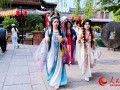 汉服蟒袍穿搭图片女，汉服蟒袍穿搭图片女生